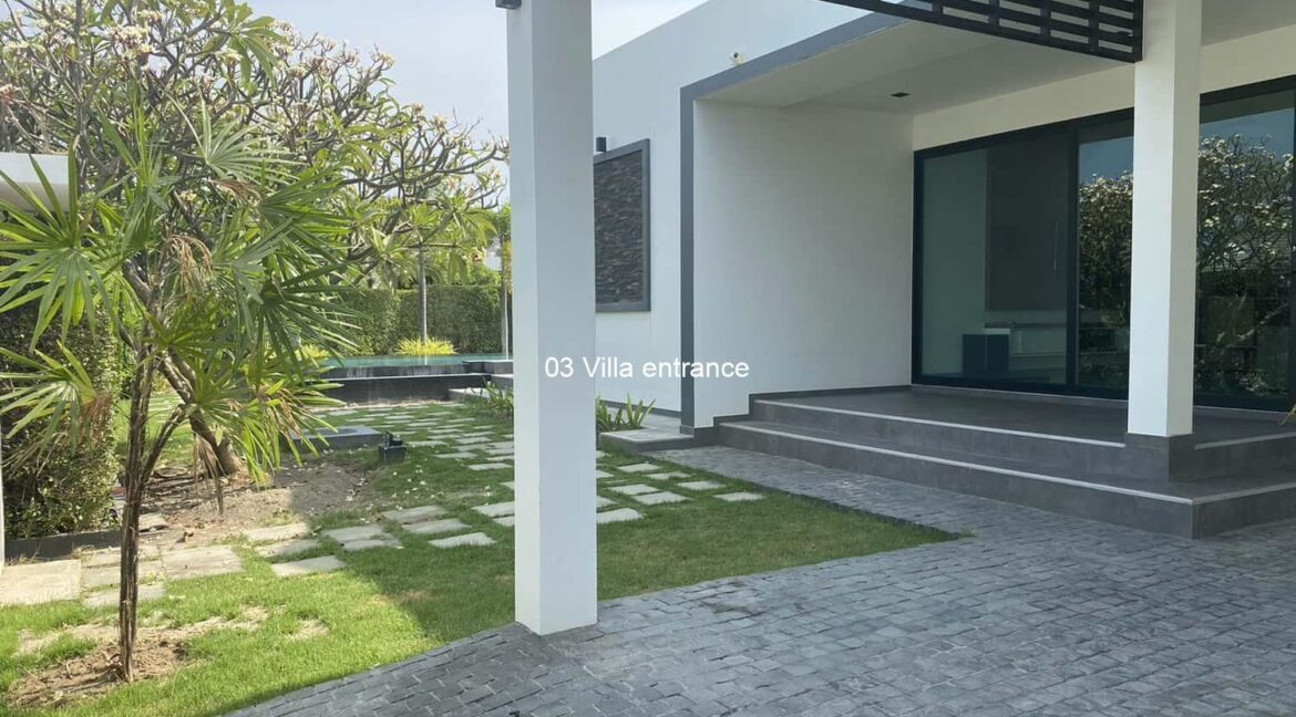 03 Villa entrance