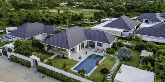 Luxury Villa in Hua Hin at Baan Phu Thara Mountainside