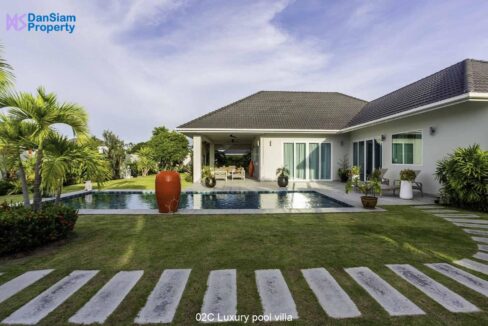 02C Luxury pool villa