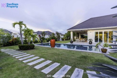 02D Luxury pool villa