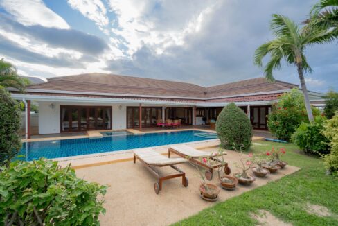 02 Luxury 3-Bedroom pool villa