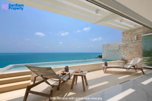 04B-Terrace-with-great-sea-view.jpg