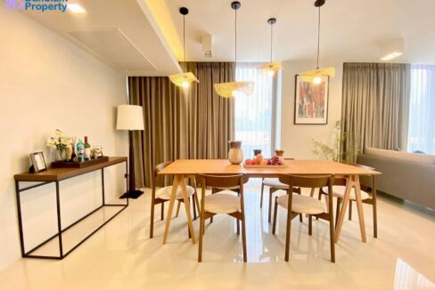 12 Spacious living-dining room (Example)
