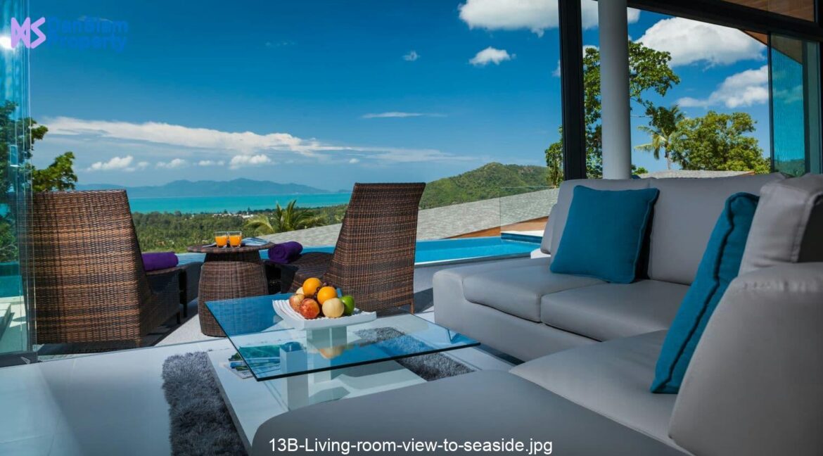 13B-Living-room-view-to-seaside.jpg