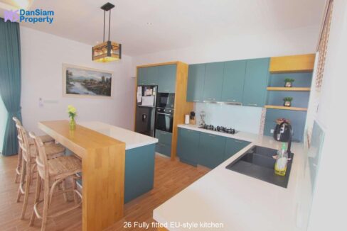 26 Fully fitted EU-style kitchen