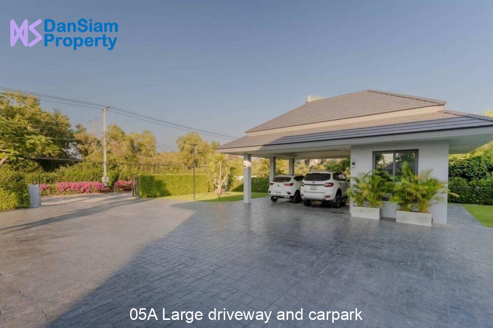 05A Large driveway and carpark