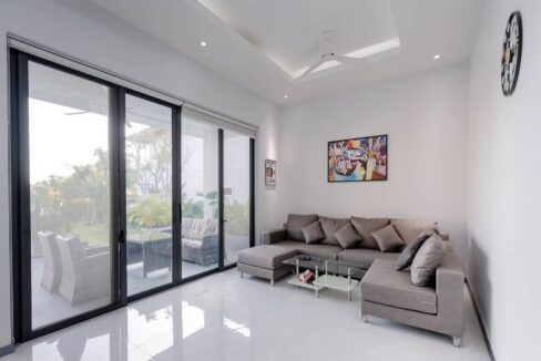 13A Spacious living-dining lounge