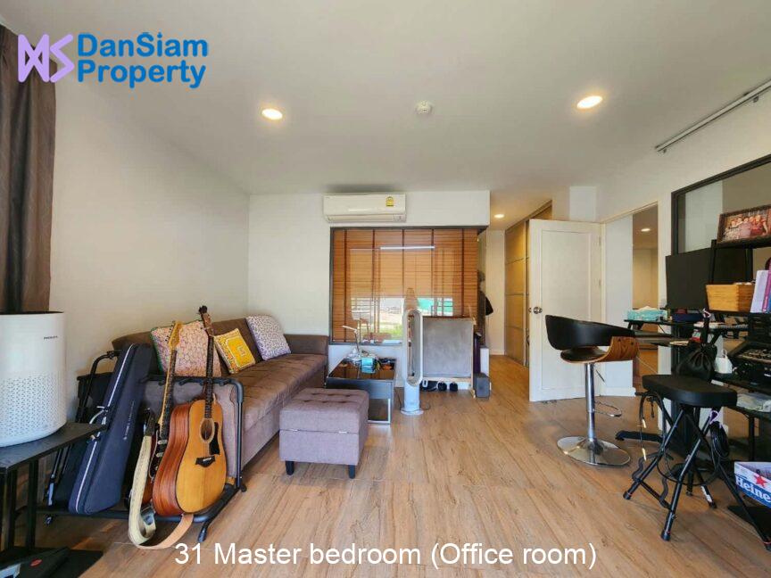 31 Master bedroom (Office room)