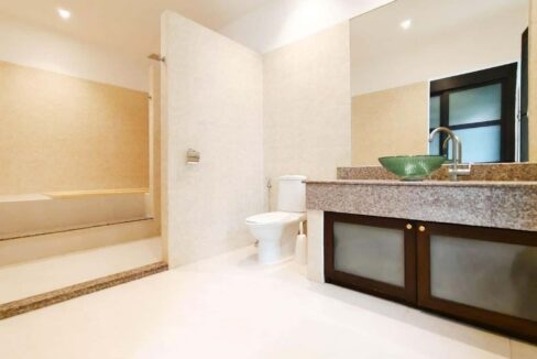 45 Ensuite bathroom#2