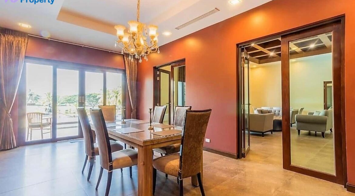 25 Seperate Dining room