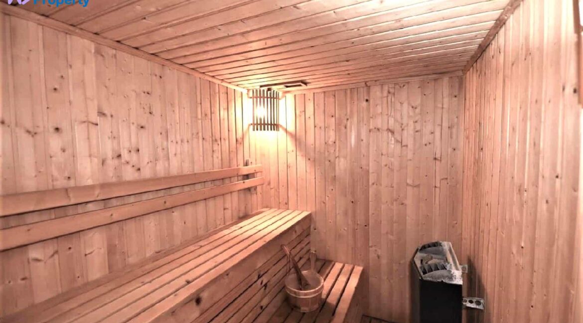 83 Sauna room