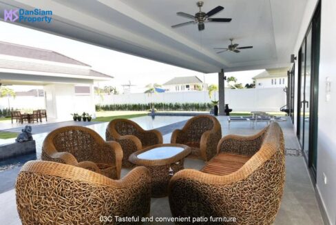 03C Tasteful and convenient patio furniture