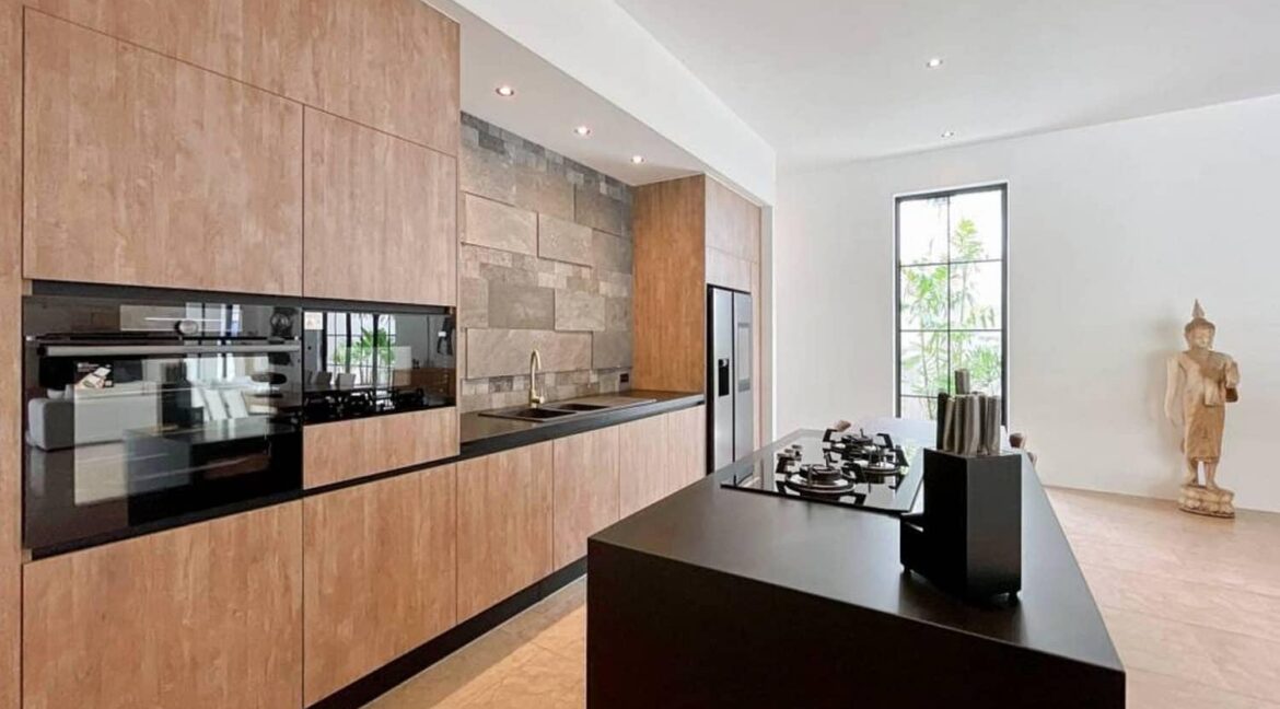25-Fully-fitted-EU-style-kitchen-4