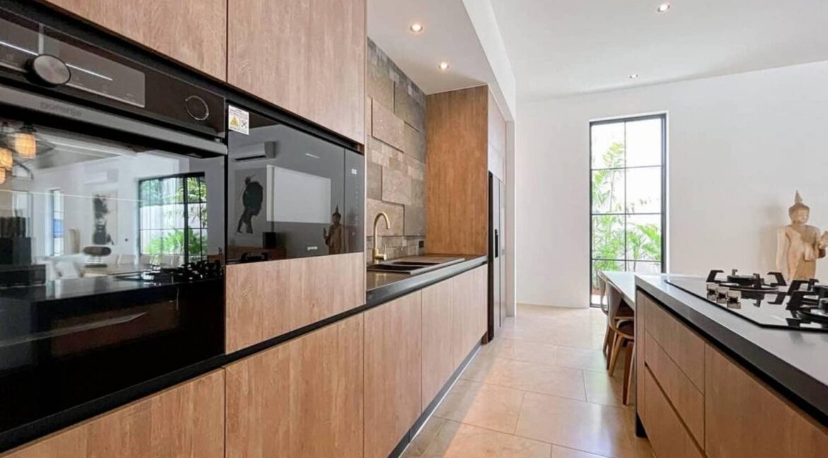 26-Fully-fitted-EU-style-kitchen