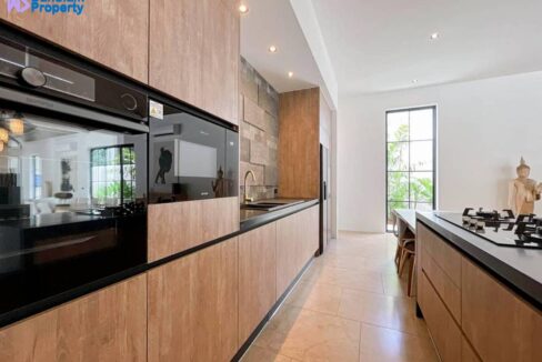 26-Fully-fitted-EU-style-kitchen