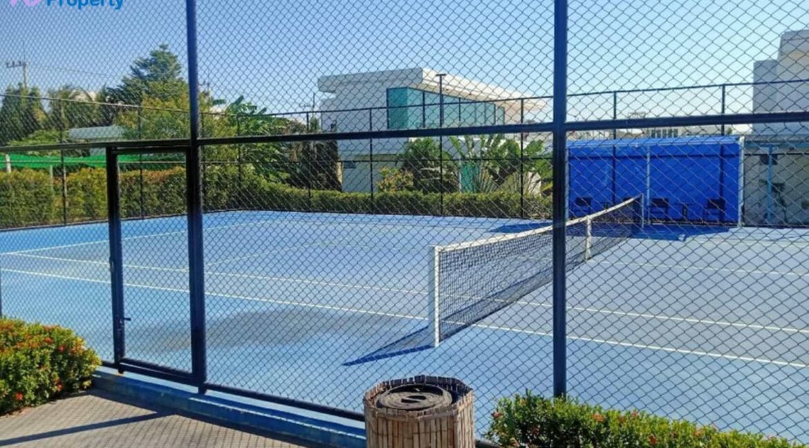71 La Lua Tennis court