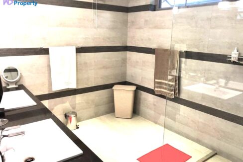 36-Master-bathroom