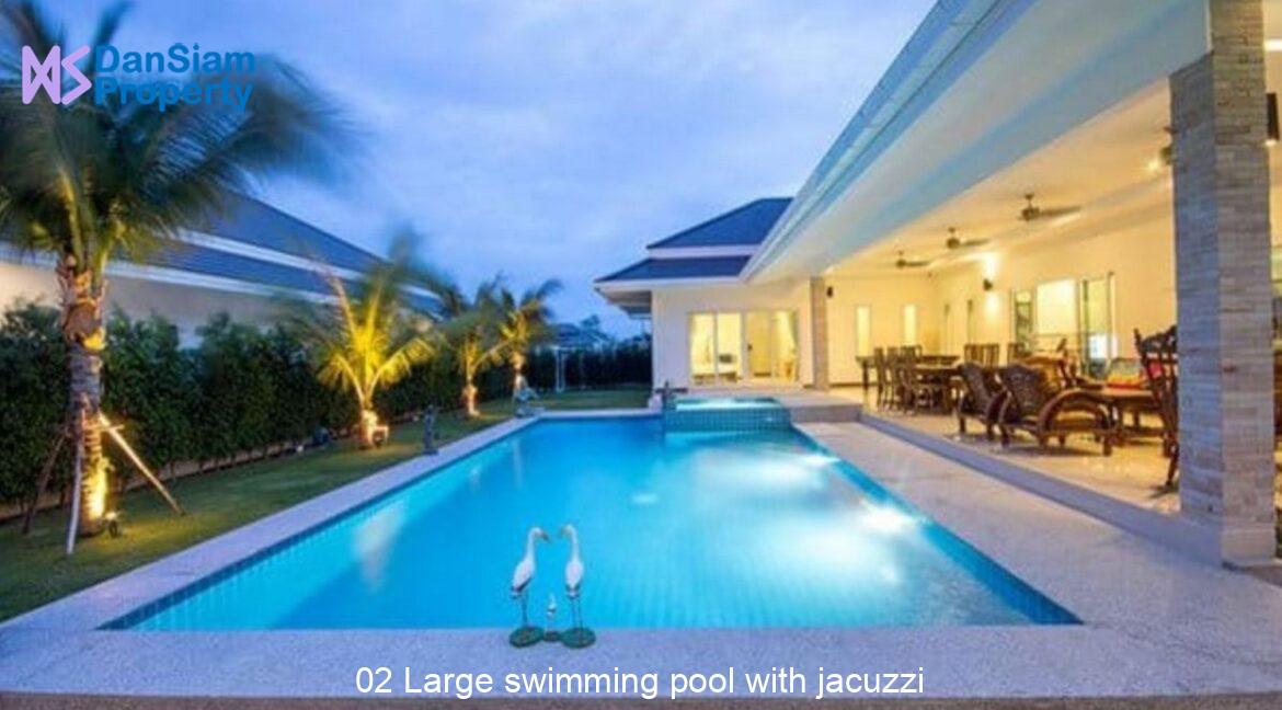 02 Large swimming pool with jacuzzi