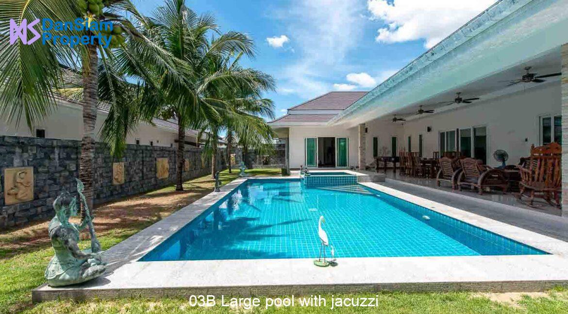 03B Large pool with jacuzzi