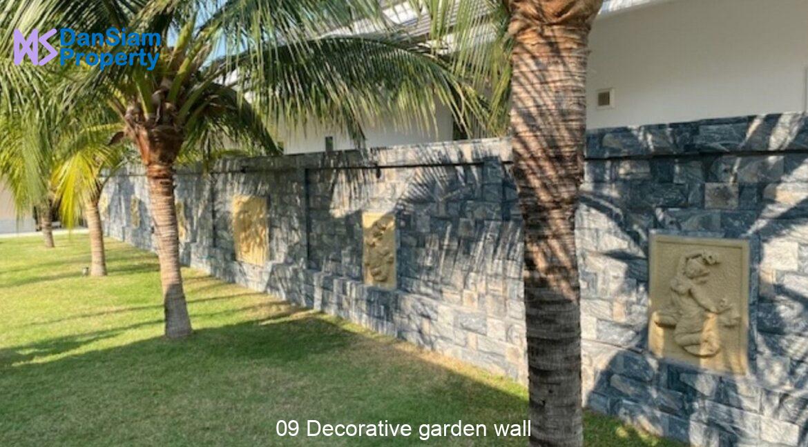 09 Decorative garden wall