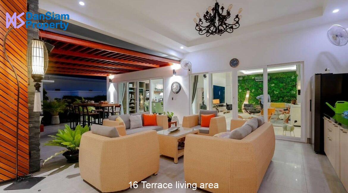 16 Terrace living area