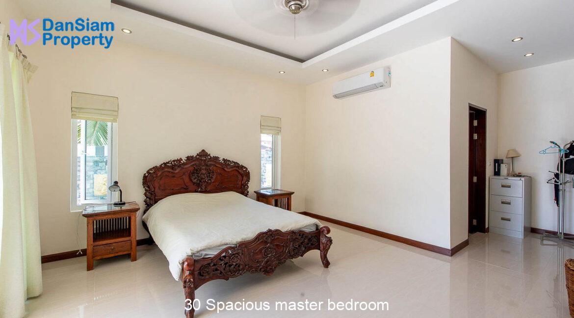 30 Spacious master bedroom