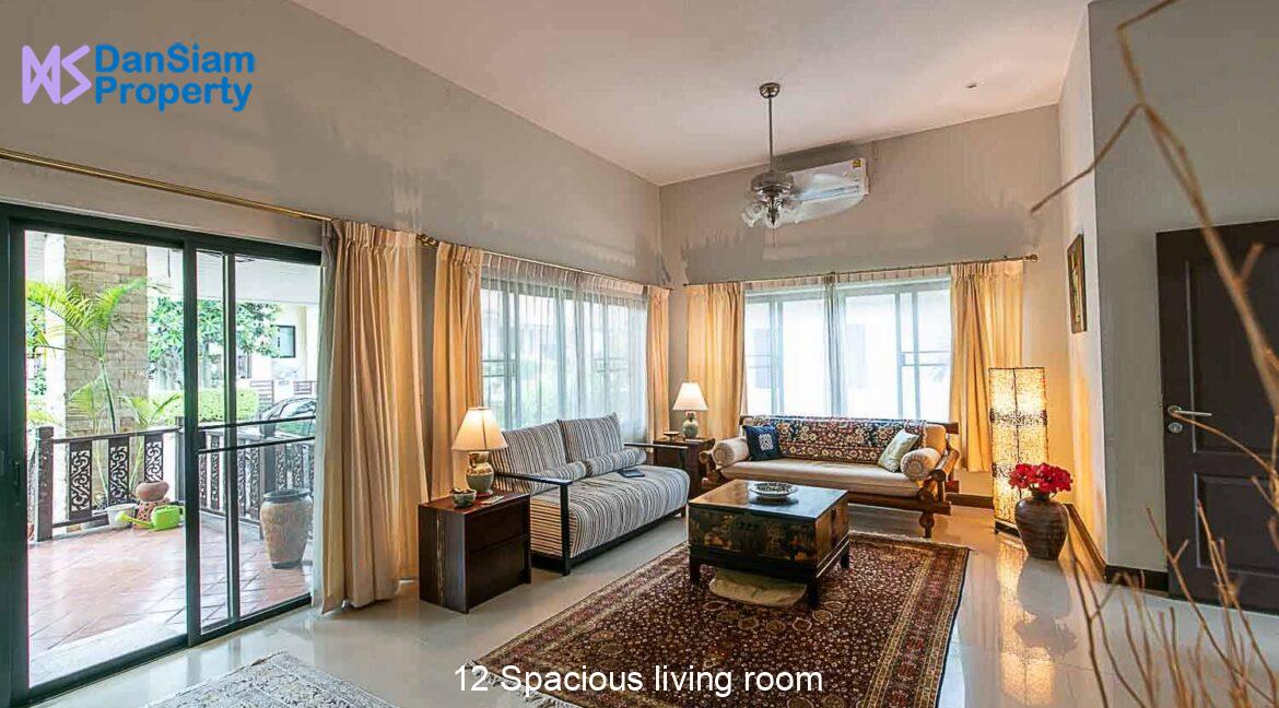 12 Spacious living room