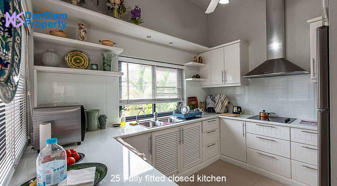 25 Fully fitted closed kitchen