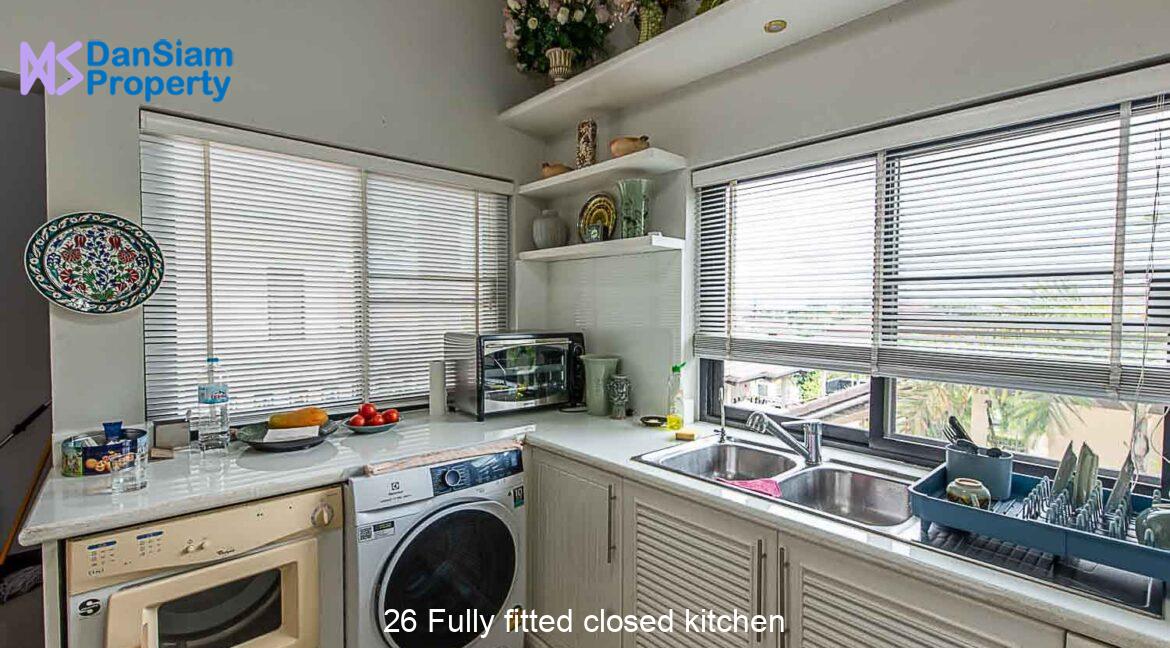 26 Fully fitted closed kitchen