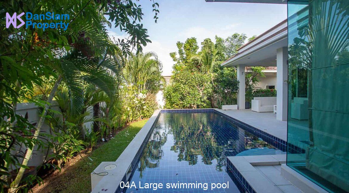04A Large swimming pool