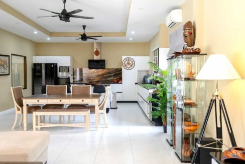 20 Dining area next to kitchen