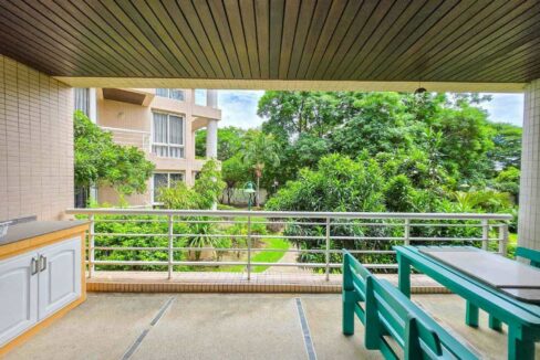 15B Large balcony