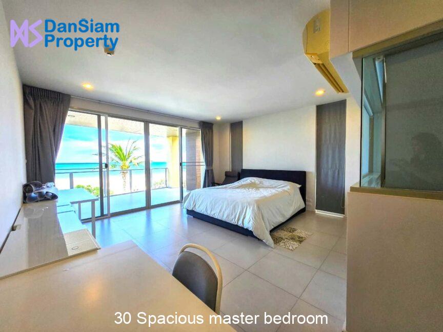 30 Spacious master bedroom