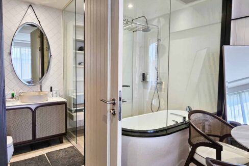 35 Ensuite bathroom