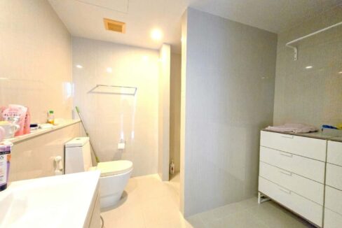 45 Ensuite bathroom#2