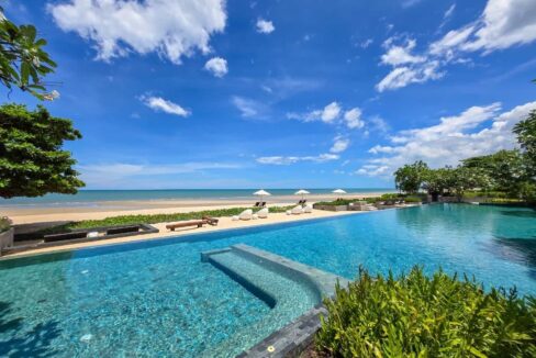 84A Beachfront pool