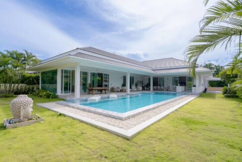 01 Contemporary 4-Bedroom Golf villa