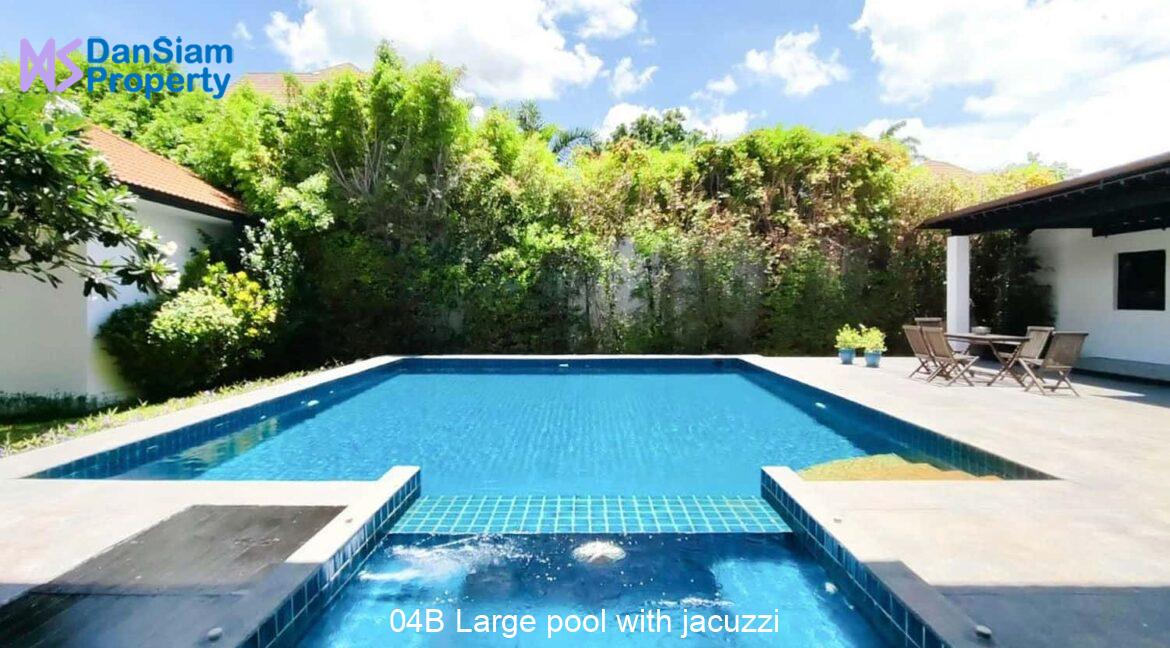 04B Large pool with jacuzzi