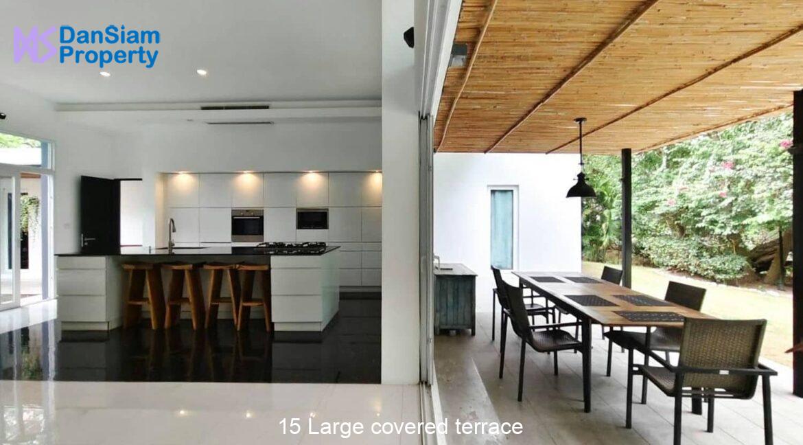 15 Large covered terrace