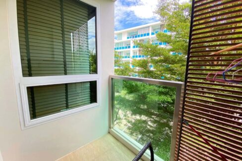 15B Balcony with garden view