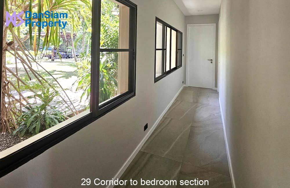 29 Corridor to bedroom section