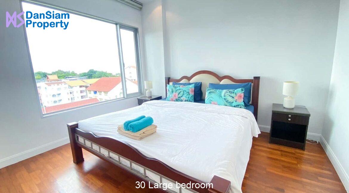 30 Large bedroom