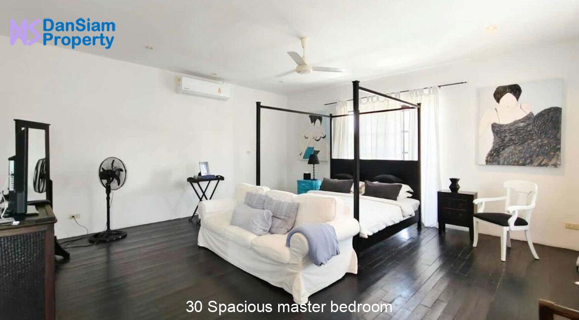 30 Spacious master bedroom