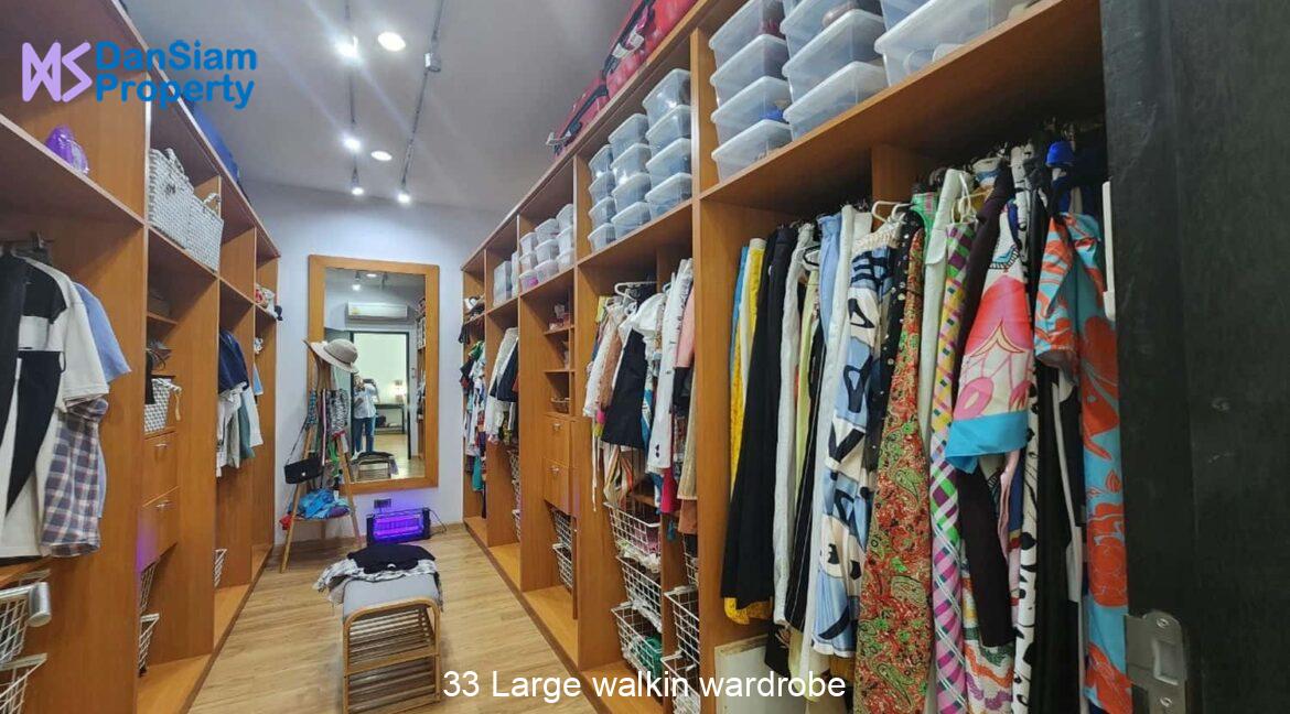 33 Large walkin wardrobe