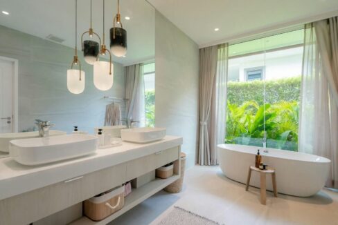 35 Ensuite master bathroom