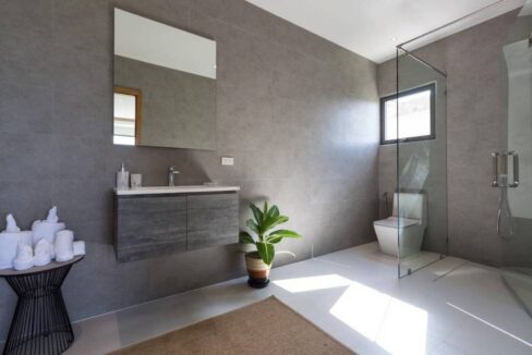 45 Ensuite bathroom#2