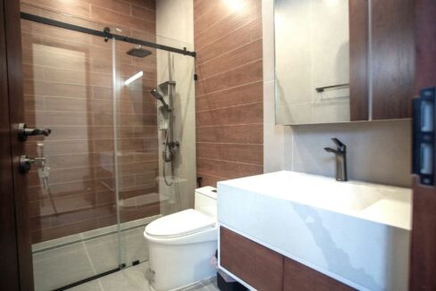 45 Ensuite bathroom#2