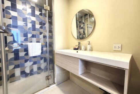 46 Ensuite bathroom#2