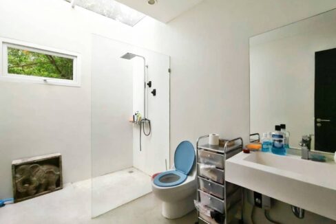 55 Ensuite bathroom#3