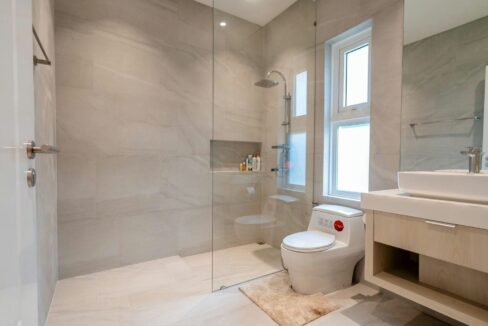 55 Ensuite bathroom#3